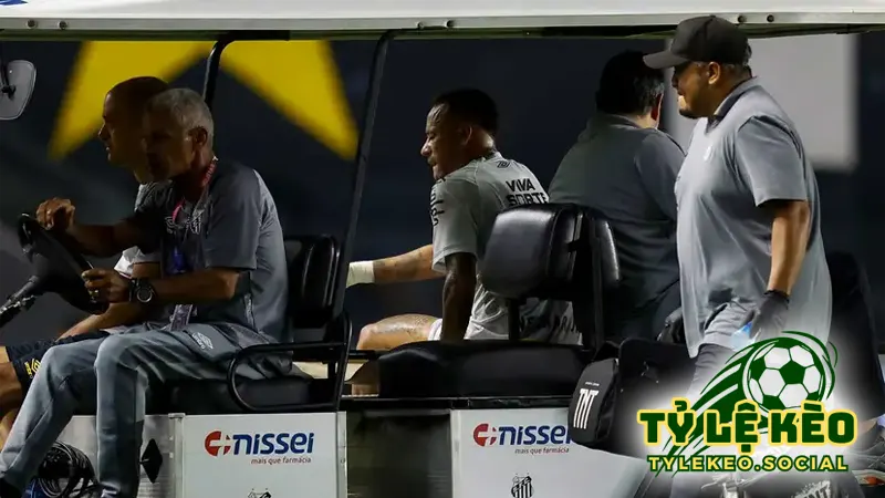 Neymar tiếp tục dính chấn thương gân kheo